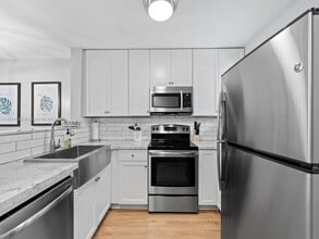 98321 Windward Ave in Key Largo, FL - Building Photo - Building Photo