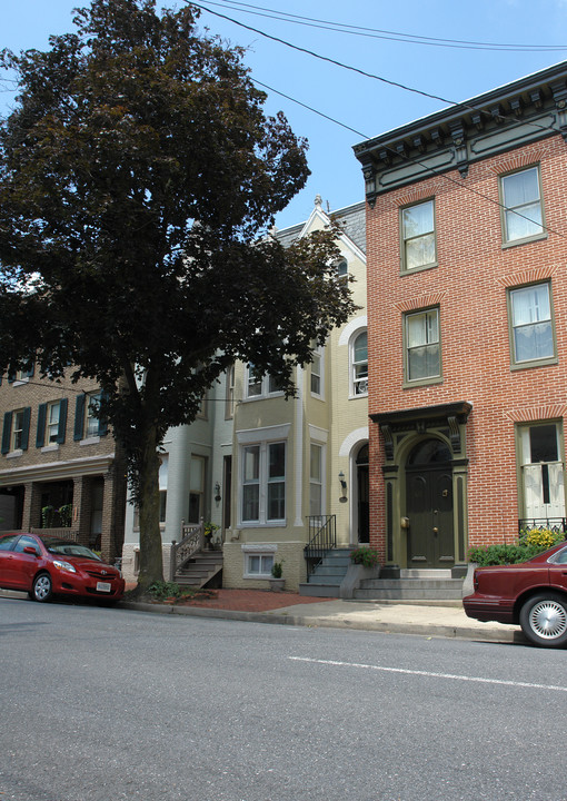 109 W 3rd St in Frederick, MD - Building Photo