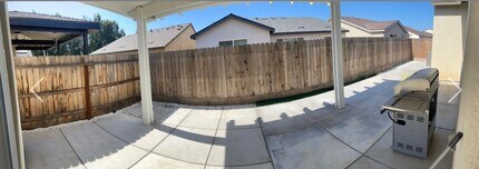 6589 E Lamona Ave in Fresno, CA - Building Photo - Building Photo