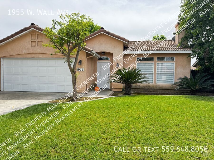 1955 W Wall Ave in Porterville, CA - Building Photo