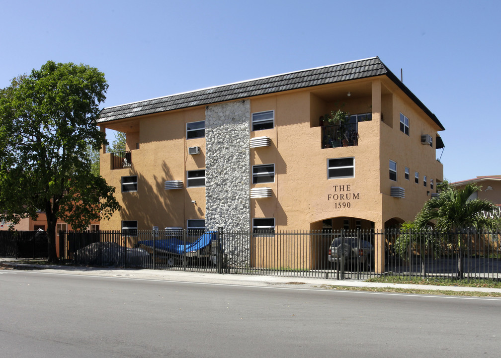 The Forum in North Miami, FL - Building Photo