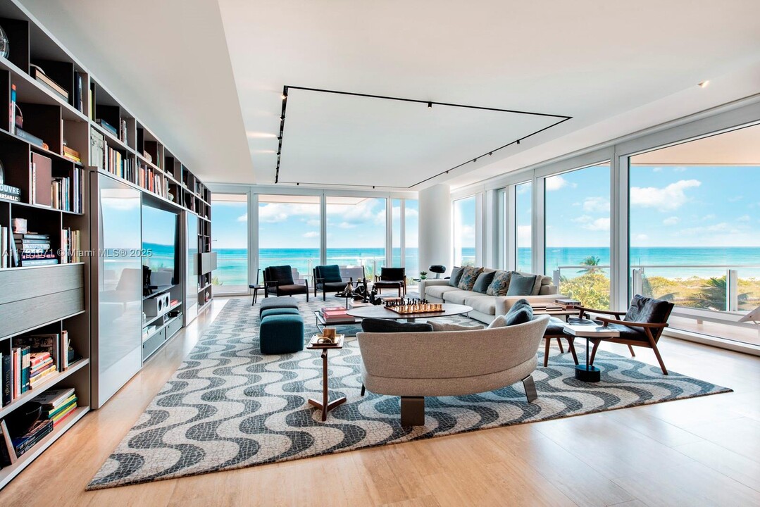 9001 Collins Ave, Unit S-401 in Surfside, FL - Foto de edificio