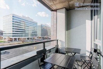 3030 Potomac Ave, Unit FL3-ID1031 in Arlington, VA - Building Photo - Building Photo