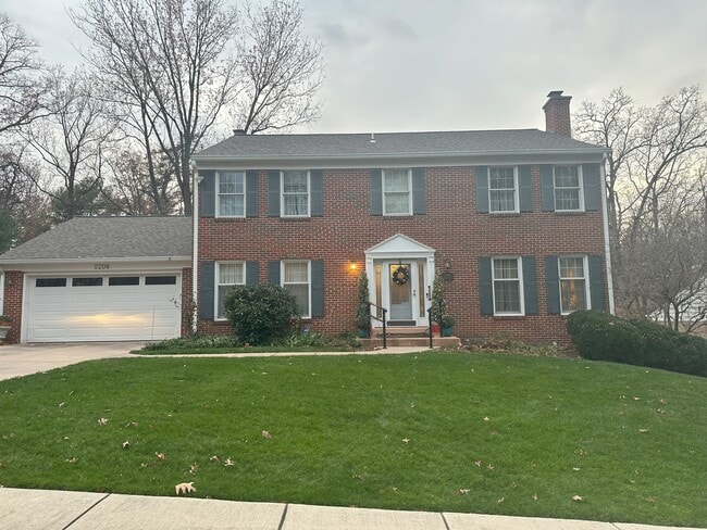 property at 2206 Fort Ward Pl