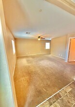 9104 Whatley St in Las Vegas, NV - Building Photo - Building Photo