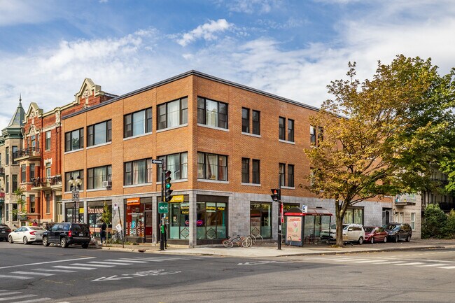 101-113 Avenue Mont-Royal O.