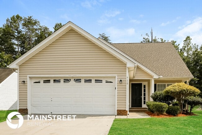 property at 915 Meadow Oak Dr