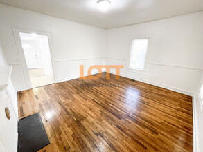 4 1st St in Greenville, SC - Foto de edificio - Building Photo
