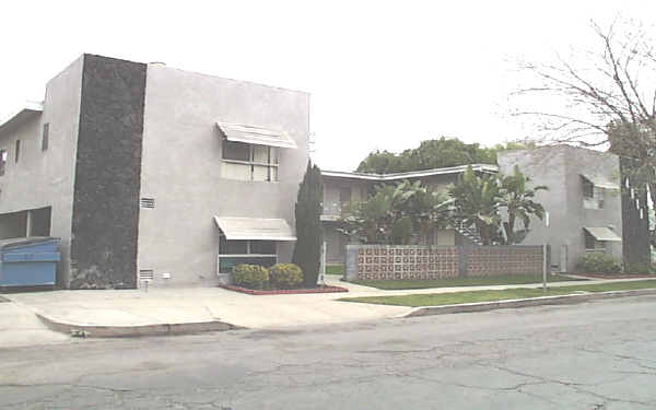 4808 Riverton Ave in North Hollywood, CA - Building Photo - Building Photo