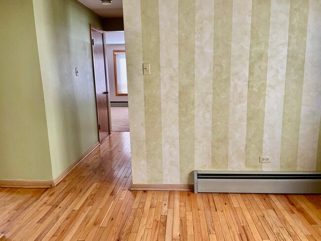 1920 W 34th Pl, Unit 2nd floor apartment