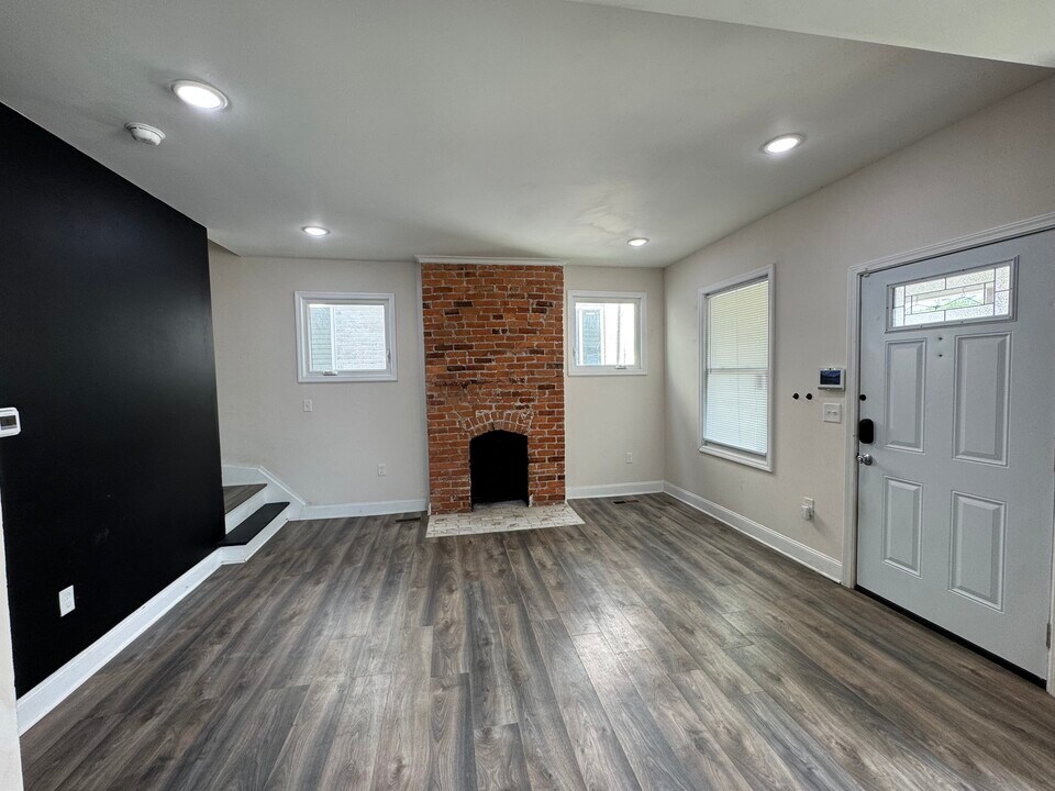 1210 E Whittier St in Columbus, OH - Building Photo