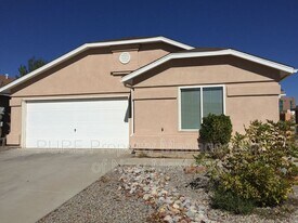 5609 Crown Ridge Rd NW in Albuquerque, NM - Building Photo