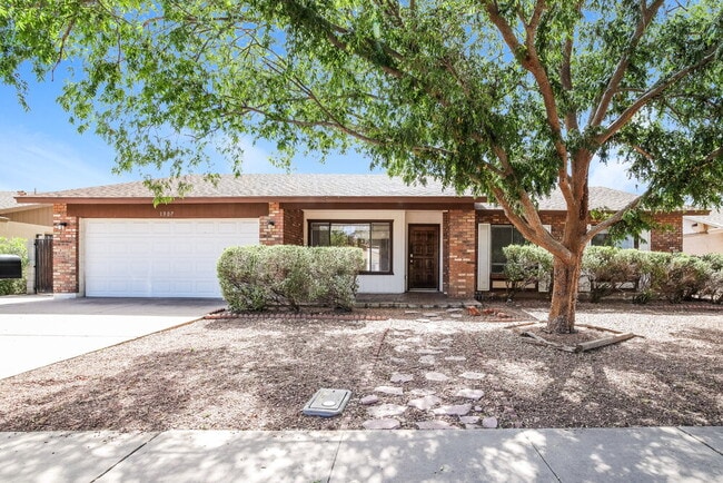 property at 1307 W Palo Verde Dr