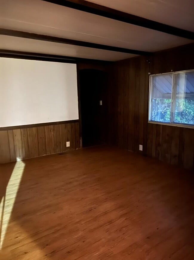 3109 Switzer Rd in Hutchinson, KS - Building Photo - Building Photo