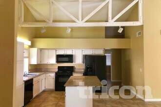 2232 Ladue Dr in Las Vegas, NV - Foto de edificio - Building Photo