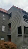 9029 J M Keynes Dr in Charlotte, NC - Building Photo