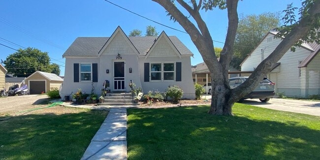 719 S 10th Ave in Caldwell, ID - Building Photo - Building Photo