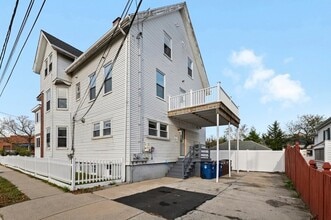 129 Lynnway, Unit 1 in Revere, MA - Building Photo - Building Photo