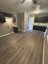 6 Delores Dr in Sauget, IL - Foto de edificio - Building Photo