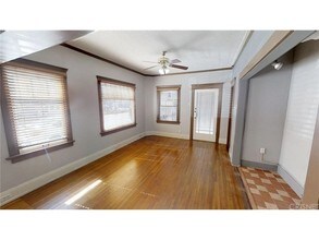 333 W 4th St in Long Beach, CA - Building Photo - Building Photo