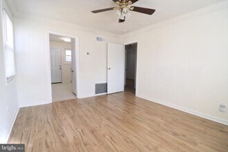 407 N Horners Ln in Rockville, MD - Building Photo - Building Photo