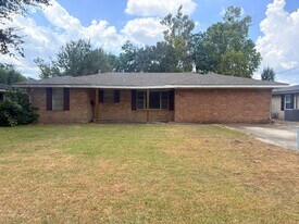 232 E Pkwy St in Lake Charles, LA - Building Photo