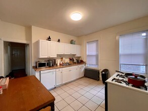 162 Kelton St, Unit 2a in Boston, MA - Building Photo - Building Photo