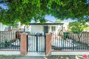 13110 Pinney St in Los Angeles, CA - Building Photo