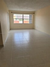 495 NW 72nd Ave in Miami, FL - Building Photo - Building Photo
