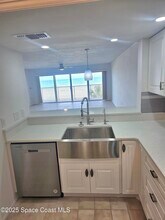 1095 N Hwy A1A in Indialantic, FL - Building Photo - Building Photo