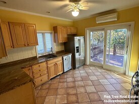 28 Montfern Ave, Unit 6-bed 3-bath in Boston, MA - Building Photo