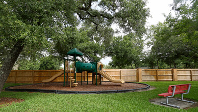 Westwood Crossing in Brandon, FL - Building Photo - Building Photo