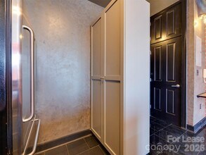 710 W Trade St in Charlotte, NC - Building Photo - Building Photo