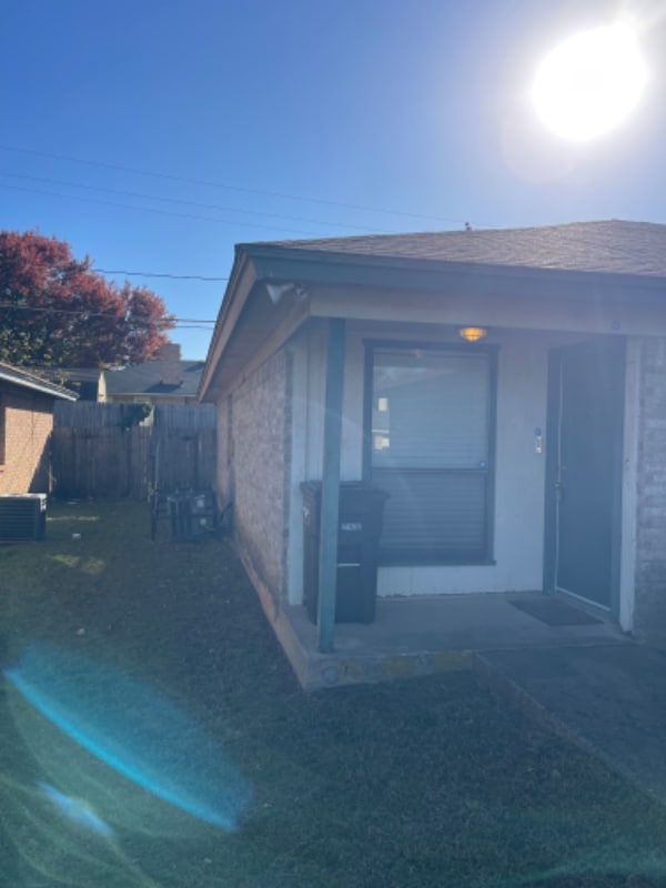 6841 S Creek Dr in Fort Worth, TX - Building Photo - Building Photo