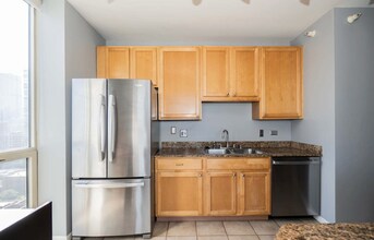 645 N Kingsbury St, Unit 2109 in Chicago, IL - Building Photo - Building Photo