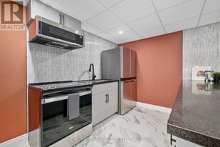 8803 Dale Rd in Cobourg, ON - Building Photo