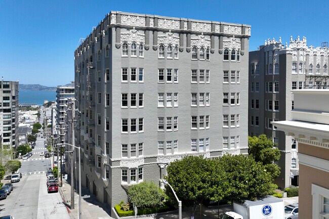 2090 Pacific Ave in San Francisco, CA - Building Photo - Building Photo