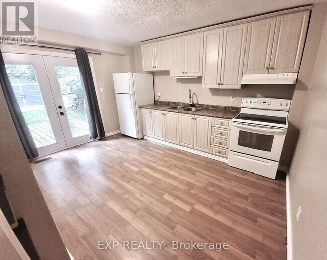 property at 350 Tampa Dr