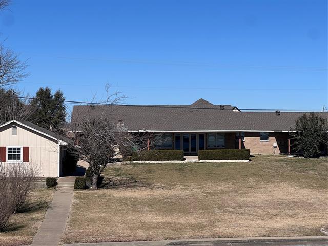 property at 119 Lakeshore Dr