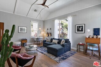 2059 Laurel Canyon Blvd in Los Angeles, CA - Building Photo - Building Photo