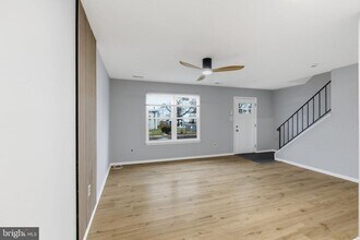 341 Clarkson St in Burlington, NJ - Building Photo - Building Photo