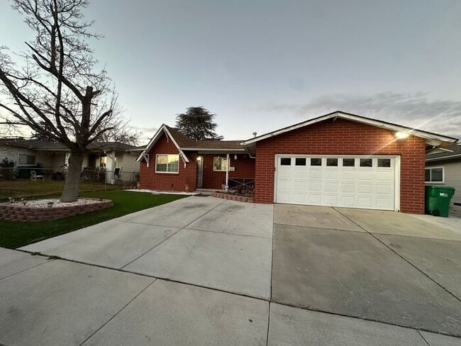 250 Devere Way in Sparks, NV - Building Photo - Building Photo