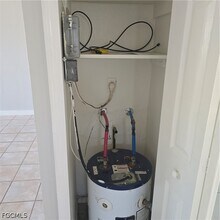 1818 SW Santa Barbara Pl in Cape Coral, FL - Building Photo - Building Photo