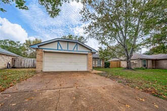 10051 Spotted Horse Dr in Houston, TX - Building Photo - Building Photo