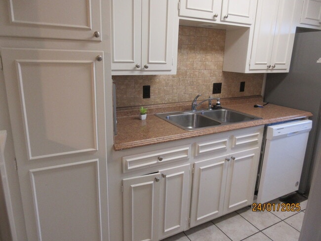 511 Chickadee Dr, Unit A in Little Rock, AR - Foto de edificio - Building Photo