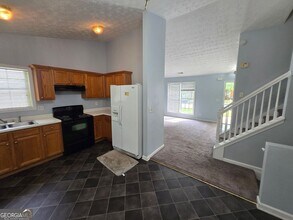 2344 Oakland Spring Dr in Snellville, GA - Building Photo - Building Photo