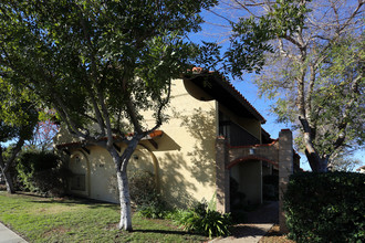 Willows in El Cajon, CA - Foto de edificio - Building Photo