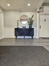 93 Hempstead Ave in Lynbrook, NY - Building Photo - Building Photo