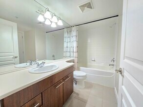 4728 Brentwood Dr in Burnaby, BC - Building Photo - Building Photo