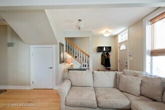 917 N Damen Ave in Chicago, IL - Building Photo - Building Photo